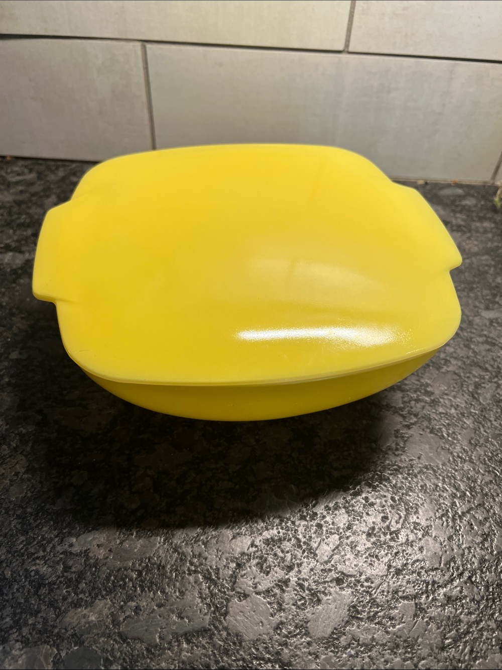 1950’s Pyrex Hostess Yellow Covered casserole dish. White interior. 2.5 qt